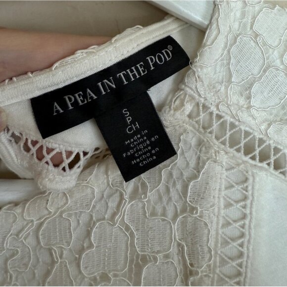 A Pea in the Pod Sleeveless Lace Top Tunic Ivory Maternity - Picture 7 of 7